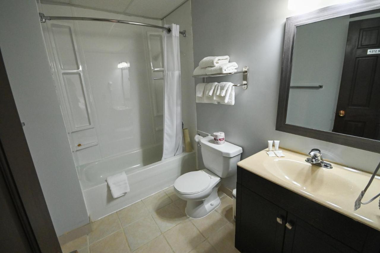 Le Voyageur Inn Mattawa Buitenkant foto