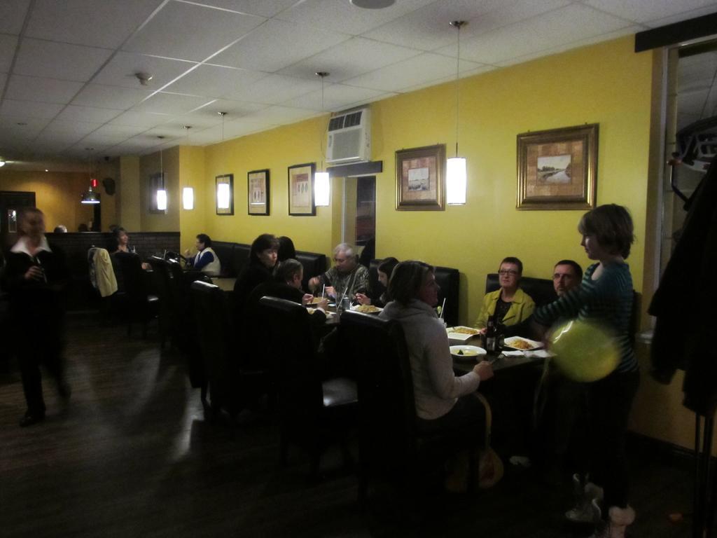 Le Voyageur Inn Mattawa Buitenkant foto
