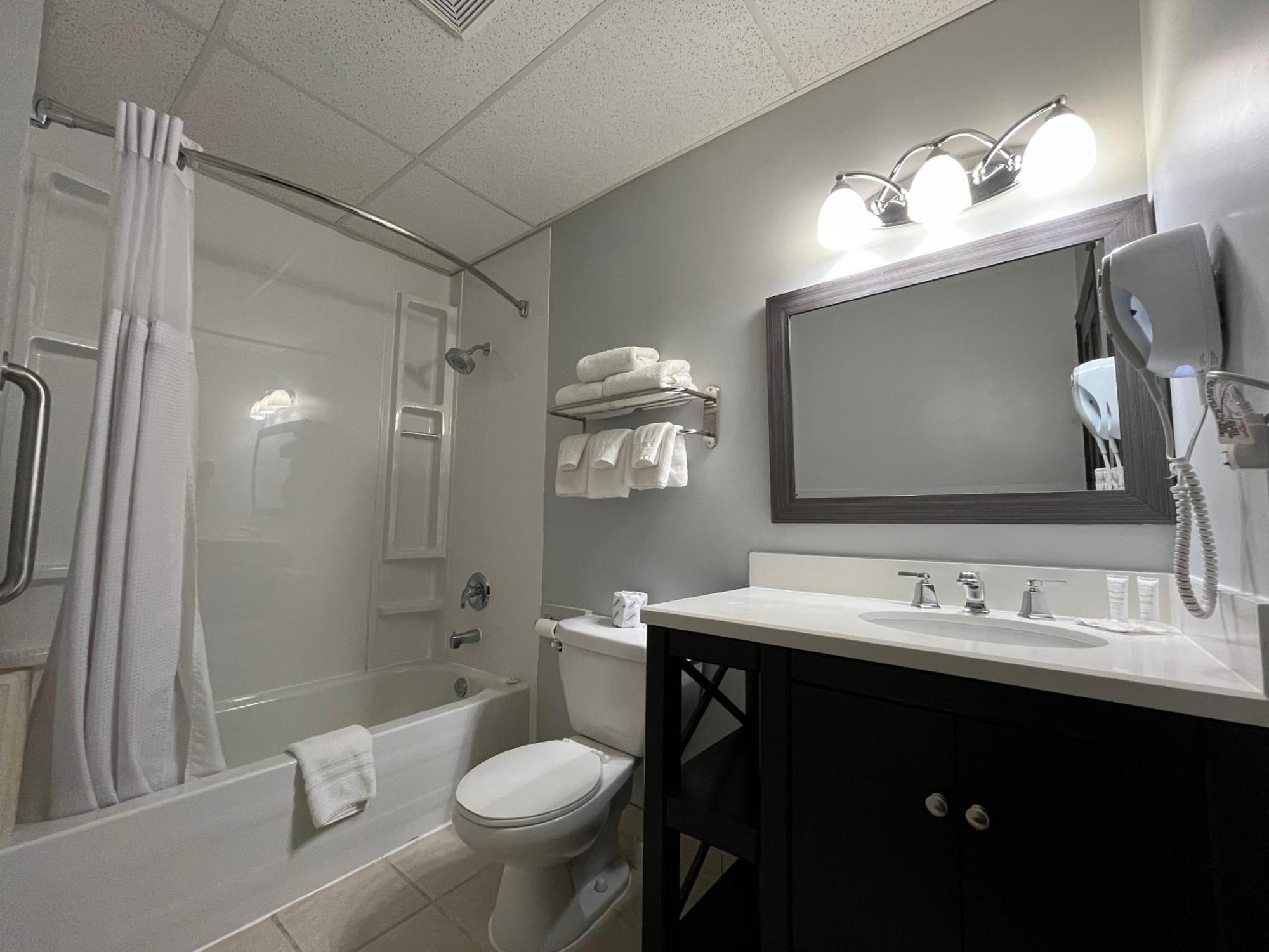 Le Voyageur Inn Mattawa Buitenkant foto