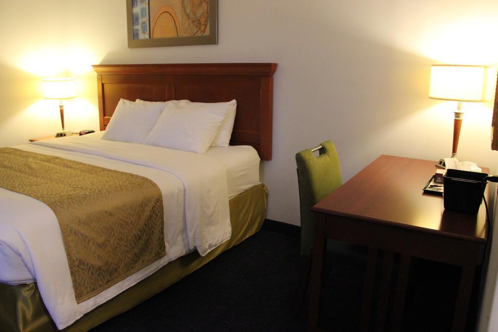 Le Voyageur Inn Mattawa Buitenkant foto