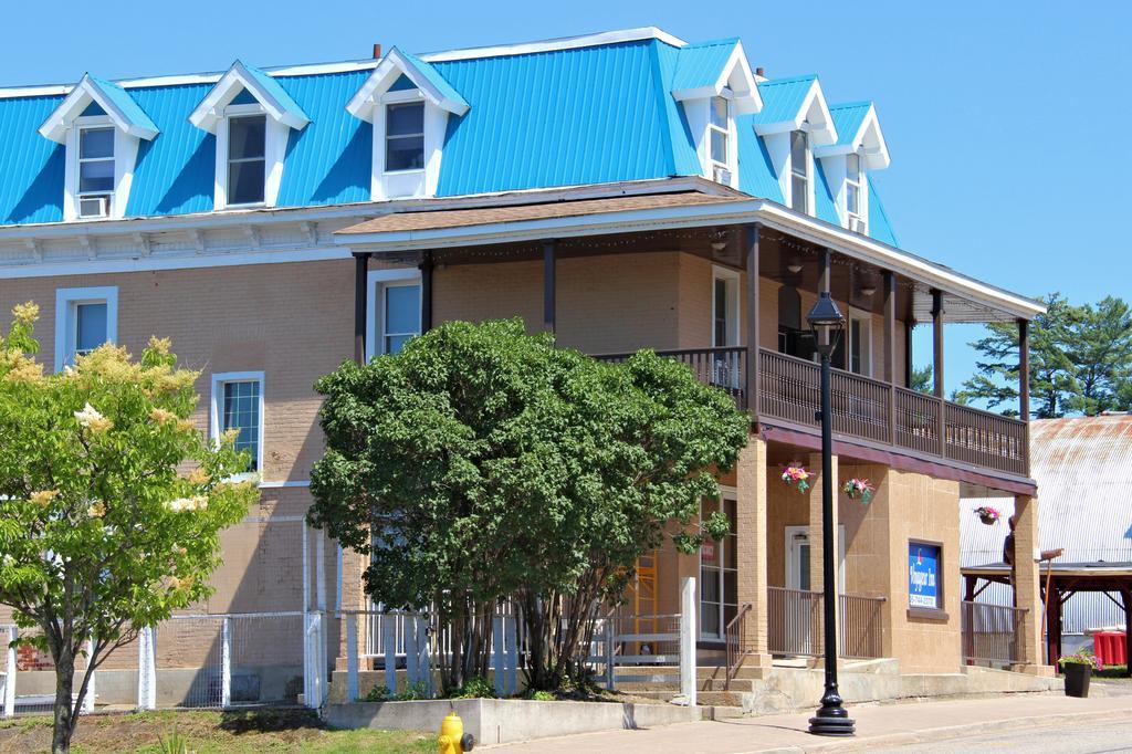 Le Voyageur Inn Mattawa Buitenkant foto