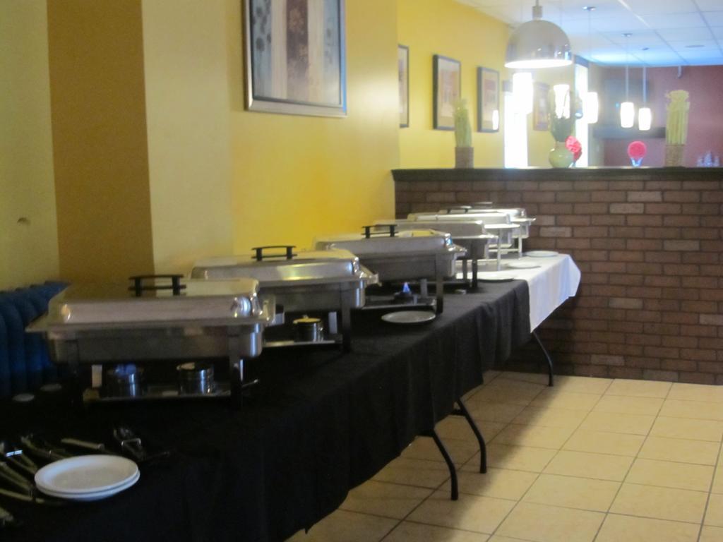 Le Voyageur Inn Mattawa Buitenkant foto
